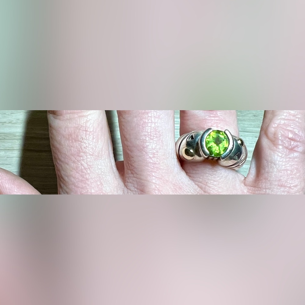 Vintage Designer John Atencio Sterling Silver & 18K Gold Peridot Ring, Size 6 - Picture 9 of 11